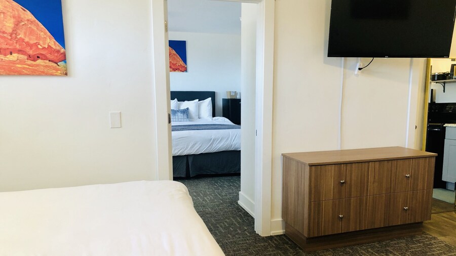 Blue Sage Inn & Suites
