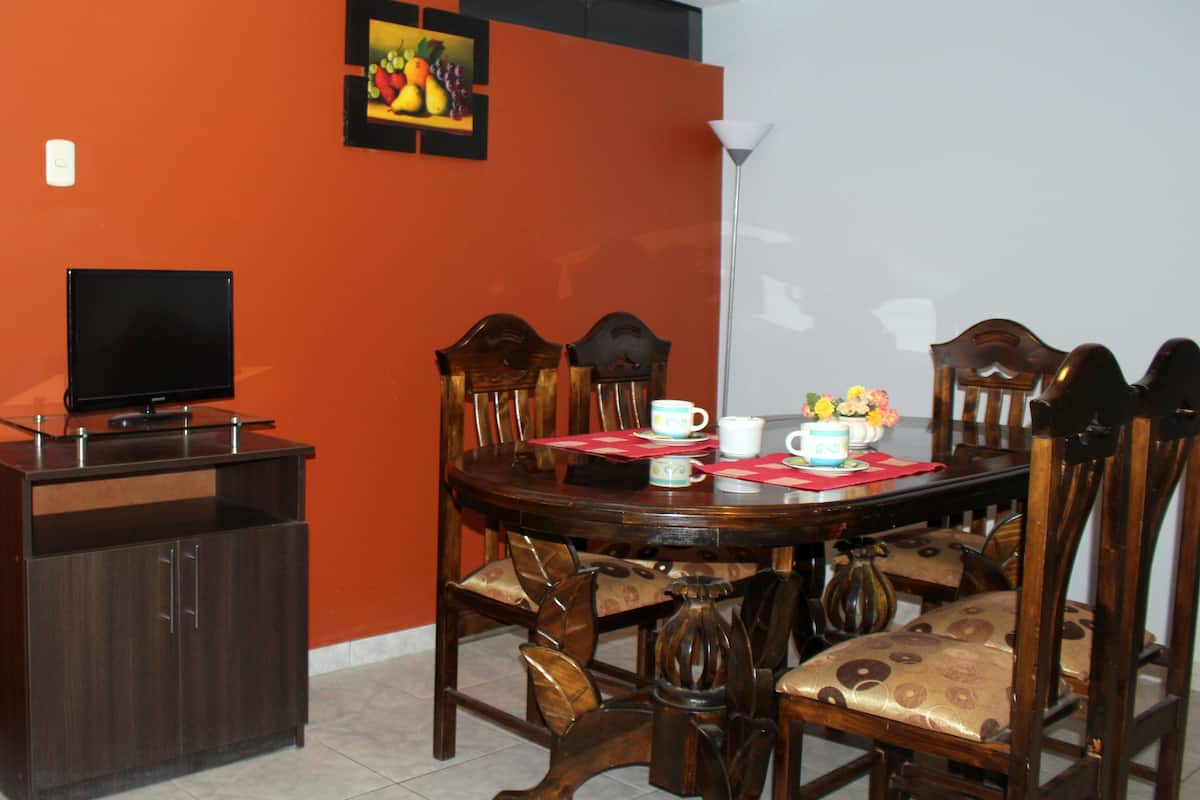 Minibar, letti aggiuntivi (a pagamento), Wi-Fi gratuito