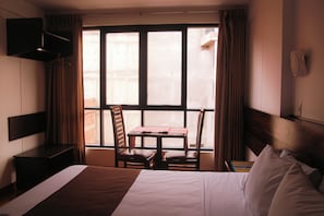 1 bedroom, hypo-allergenic bedding, in-room safe, desk