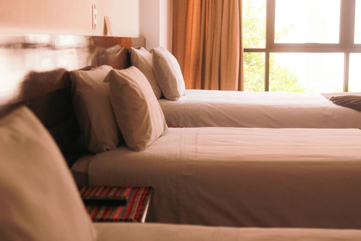 Chambre Triple | 1 chambre, literie hypoallergénique, coffres-forts dans les chambres