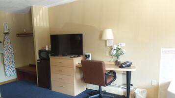 Schreibtisch, kostenloses WLAN, Bettwäsche