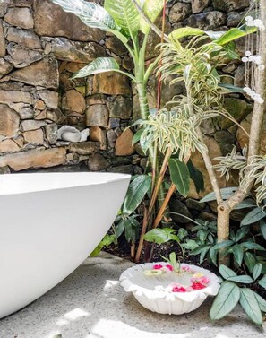 Terrace/patio - Buhwi Bira Byron Bay Studio - Central (Byron Bay)