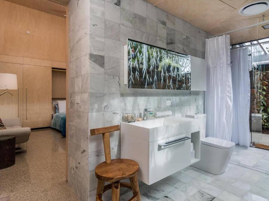 Suite Studio Deluxe | Salle de bain | Baignoire et douche séparées, baignoire relaxante profonde