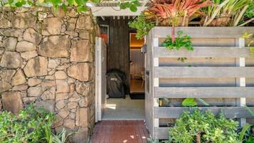 Deluxe Studio Suite | Terrace/patio