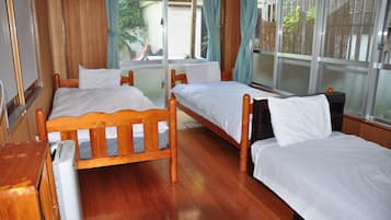Casa rural | 12 dormitoris, minibar amb articles gratuïts i escriptori