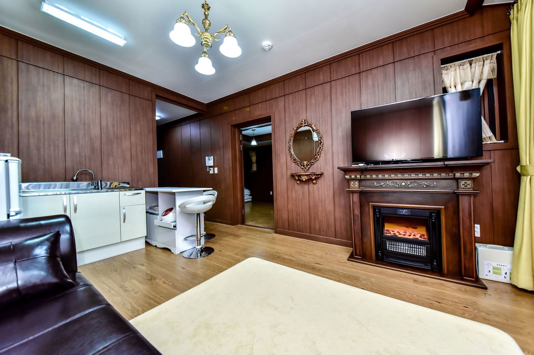 Living area | Flat-screen TV