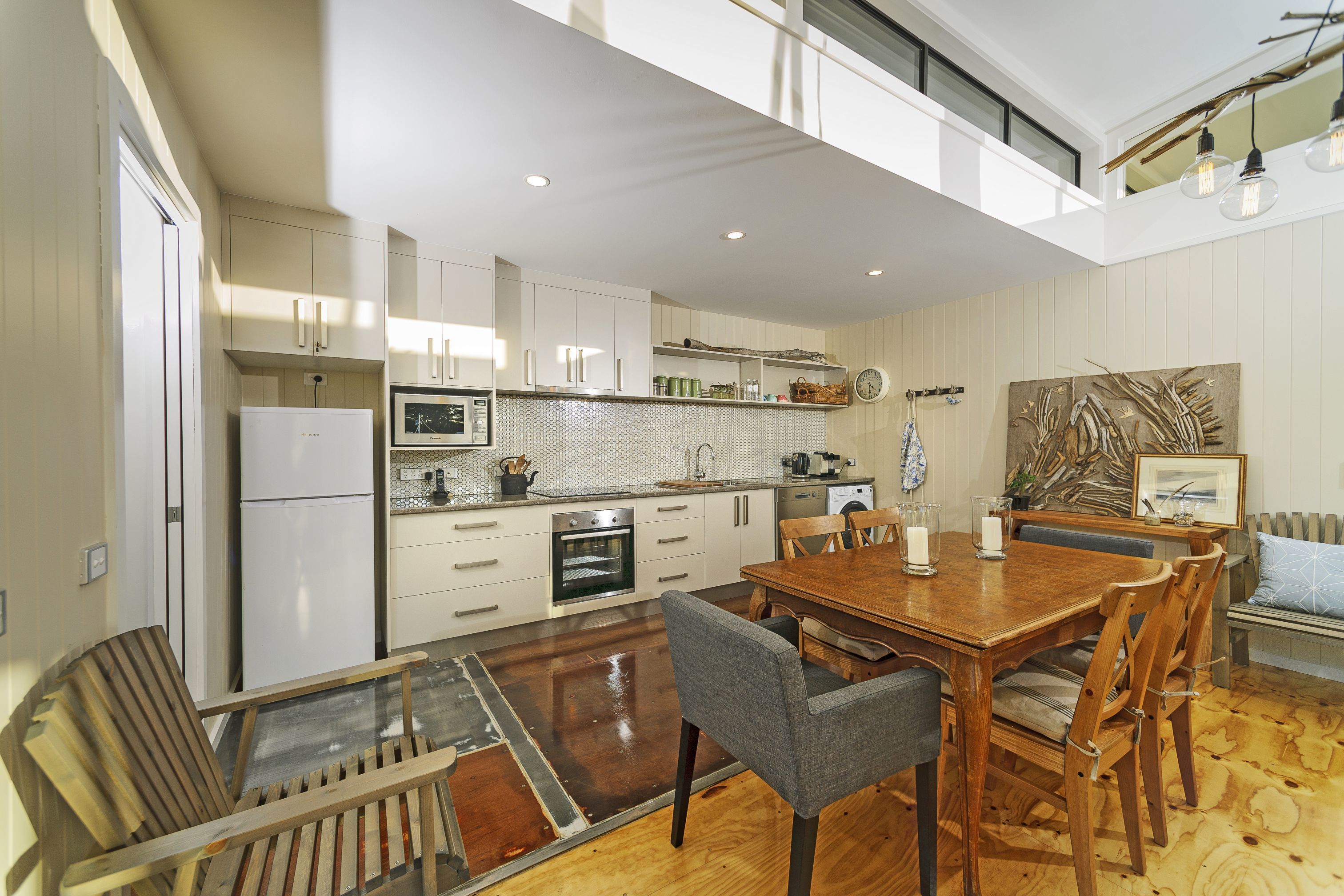 premium house, 2 bedrooms, river view, sea facing | in-room dining