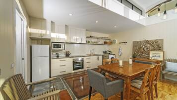 Premium House, 2 Bedrooms, River View, Sea Facing | In-room dining
