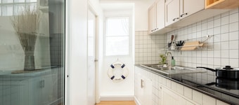 Lee's Mark Residence