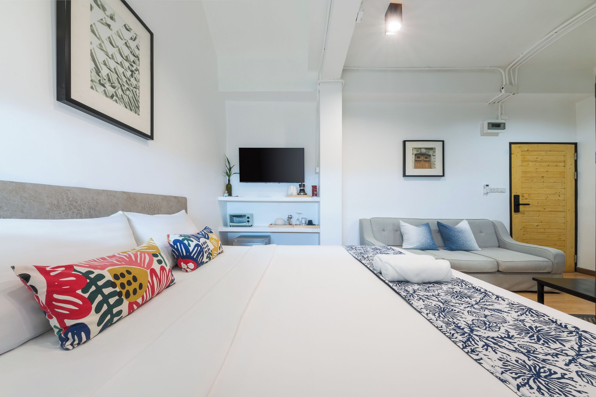Studio Accessible room | Minibar, iron/ironing board, free WiFi, bed sheets