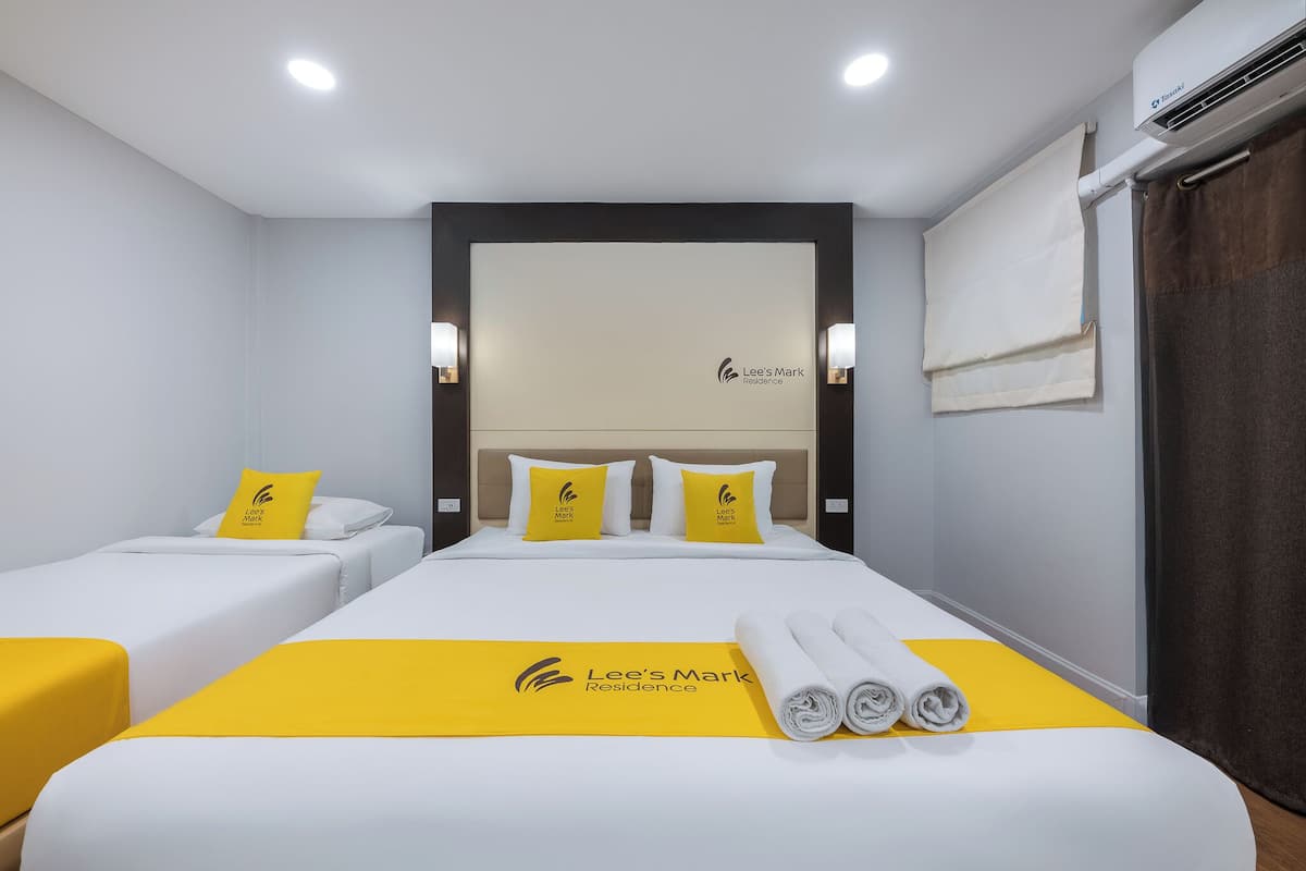 Minibar, tabla de planchar con plancha, wifi gratis y ropa de cama