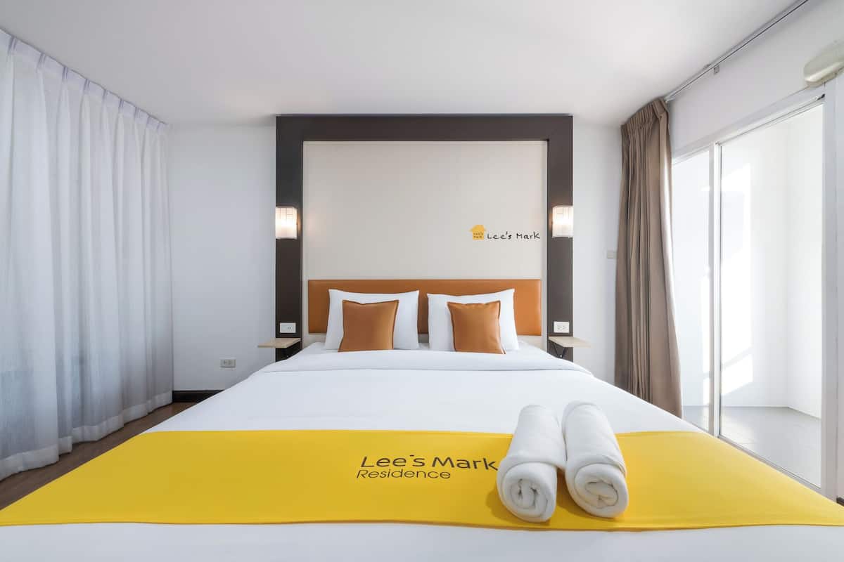 Quarto casal luxo | Frigobar, ferros/tábuas de passar roupa, Wi-Fi de cortesia