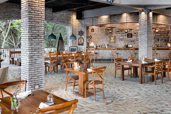 2 restoran, melayani sarapan