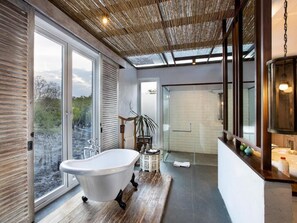 Bathroom - Plataran Menjangan Resort and Spa (Pejarakan)