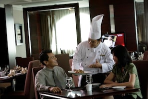 Breakfast, lunch, dinner served; international cuisine - Metro Hotel (Cikarang)