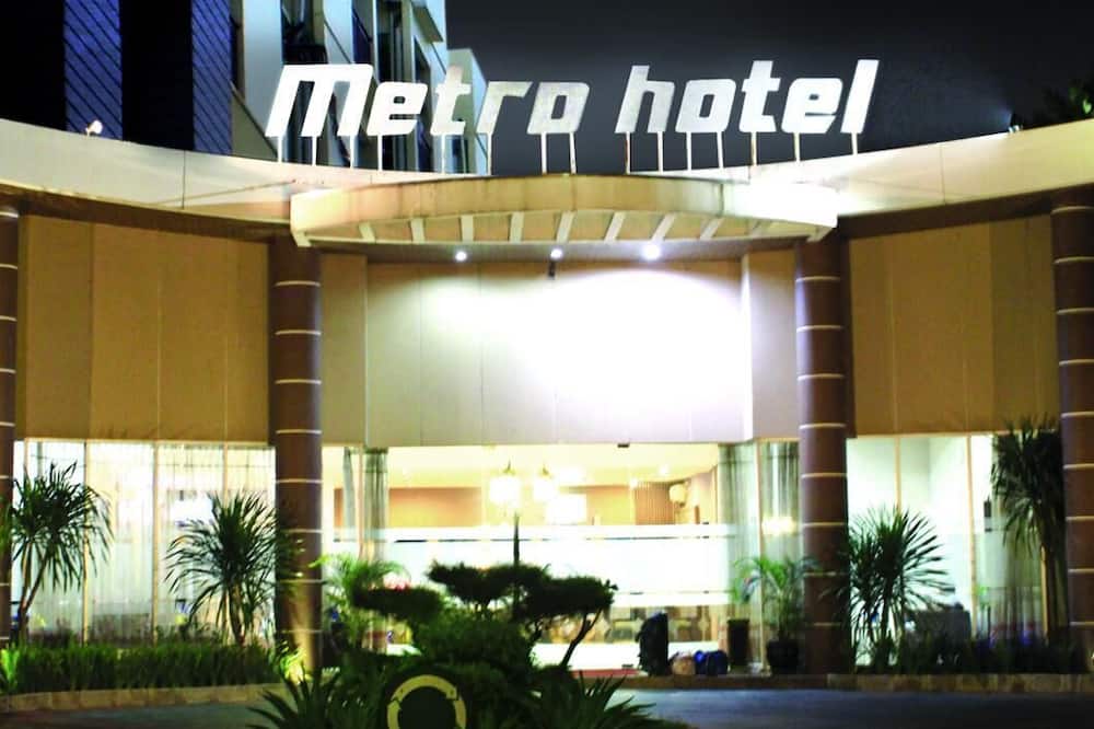 Metro Hotel