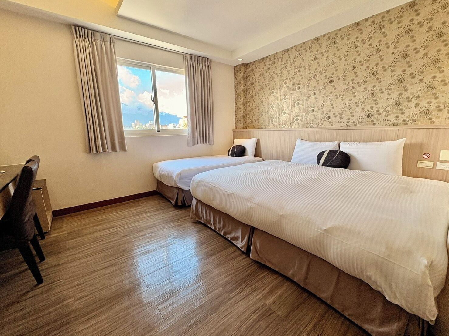 Phòng 3 Deluxe | Bộ đồ giường cao cấp, truy cập Internet không dây miễn phí 