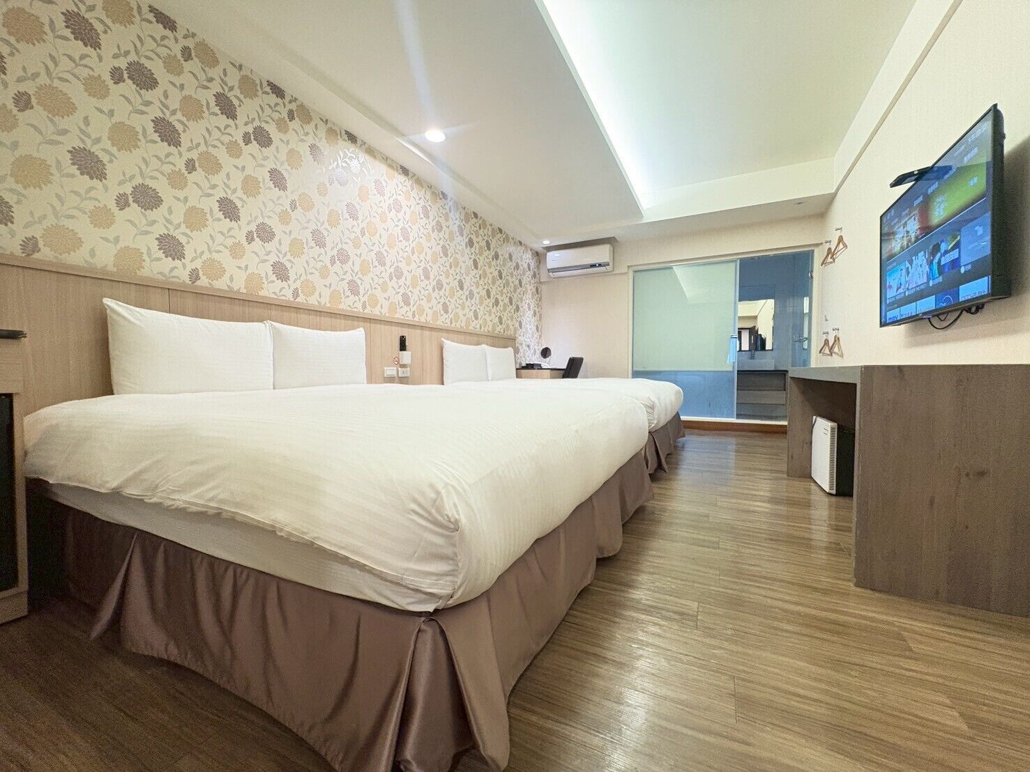 Phòng dành cho gia đình, 2 giường cỡ queen | Bộ đồ giường cao cấp, truy cập Internet không dây miễn phí 