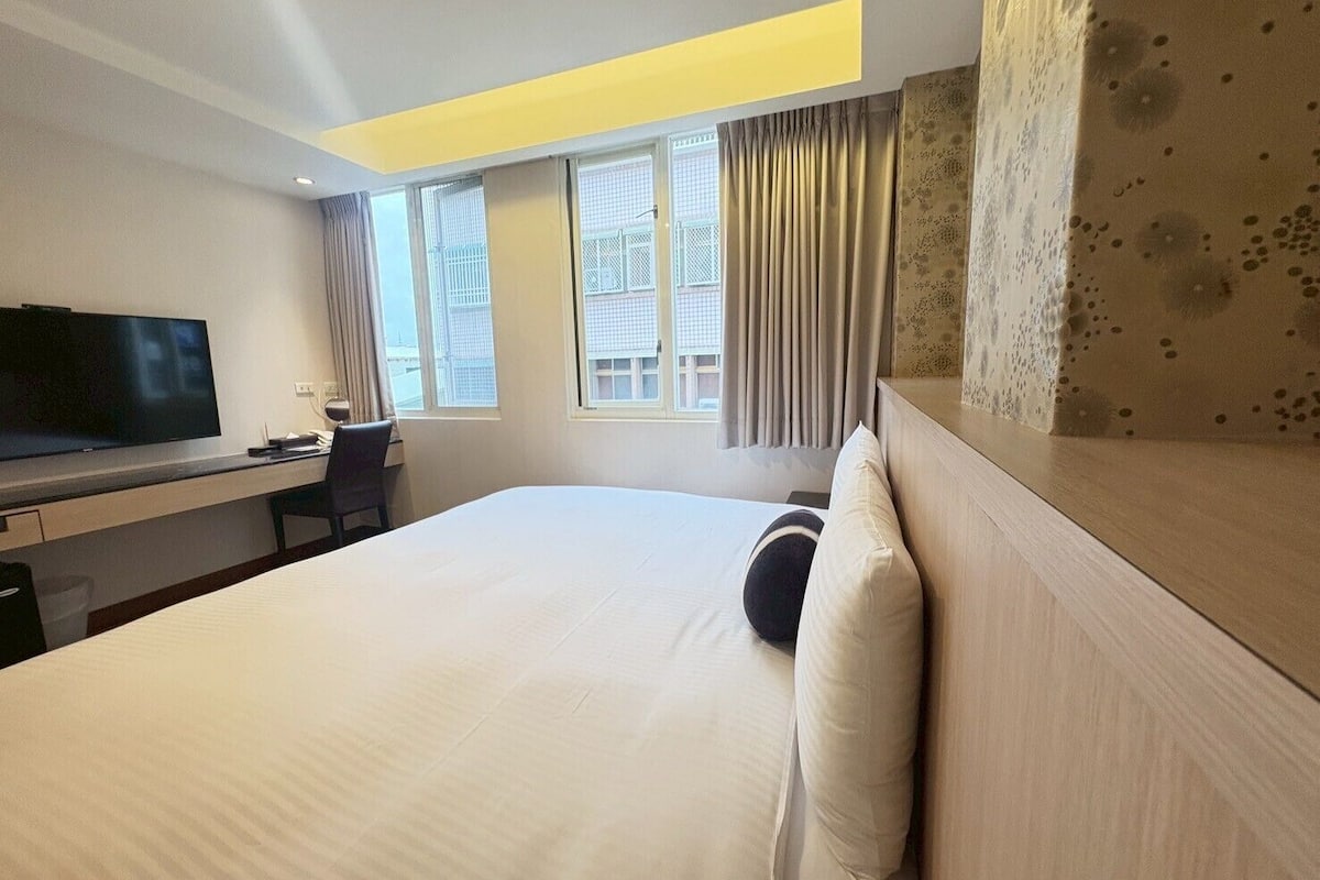 classic triple room | premium bedding, desk, laptop workspace, cots/infant beds