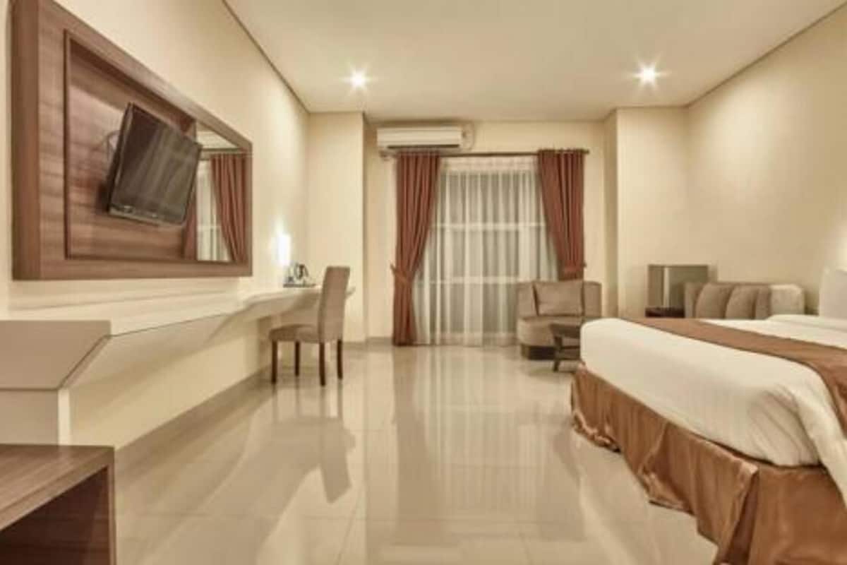 Executive Deluxe | 1 bedroom, premium bedding, minibar, in-room safe
