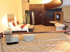 1 Schlafzimmer, hochwertige Bettwaren, Minibar, Zimmersafe