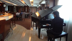 Bar (on property) - President Executive Club (Cikarang)