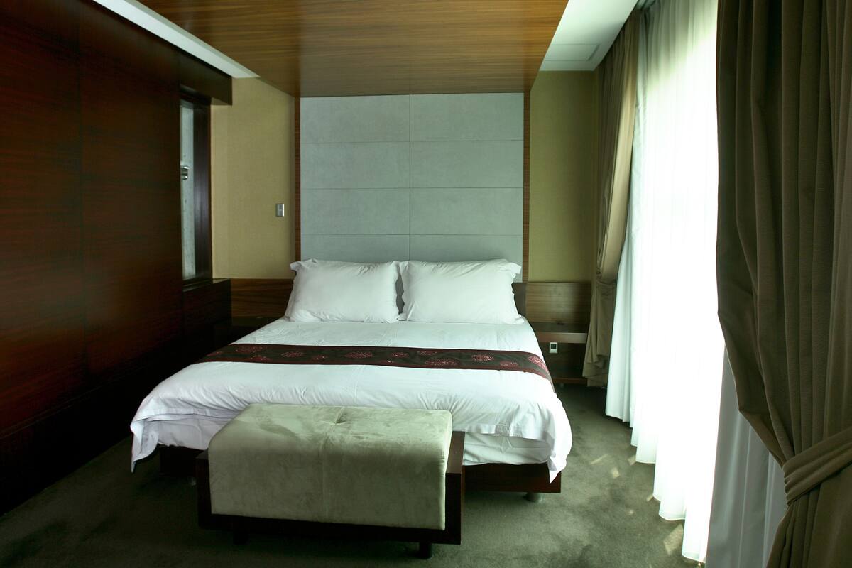 Vice President Suite | 1 bedroom, premium bedding, minibar, in-room safe