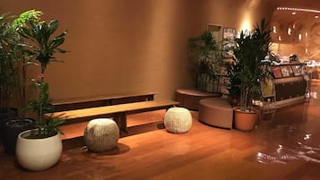 サウナ、温泉 / 鉱泉、タイ式マッサージ