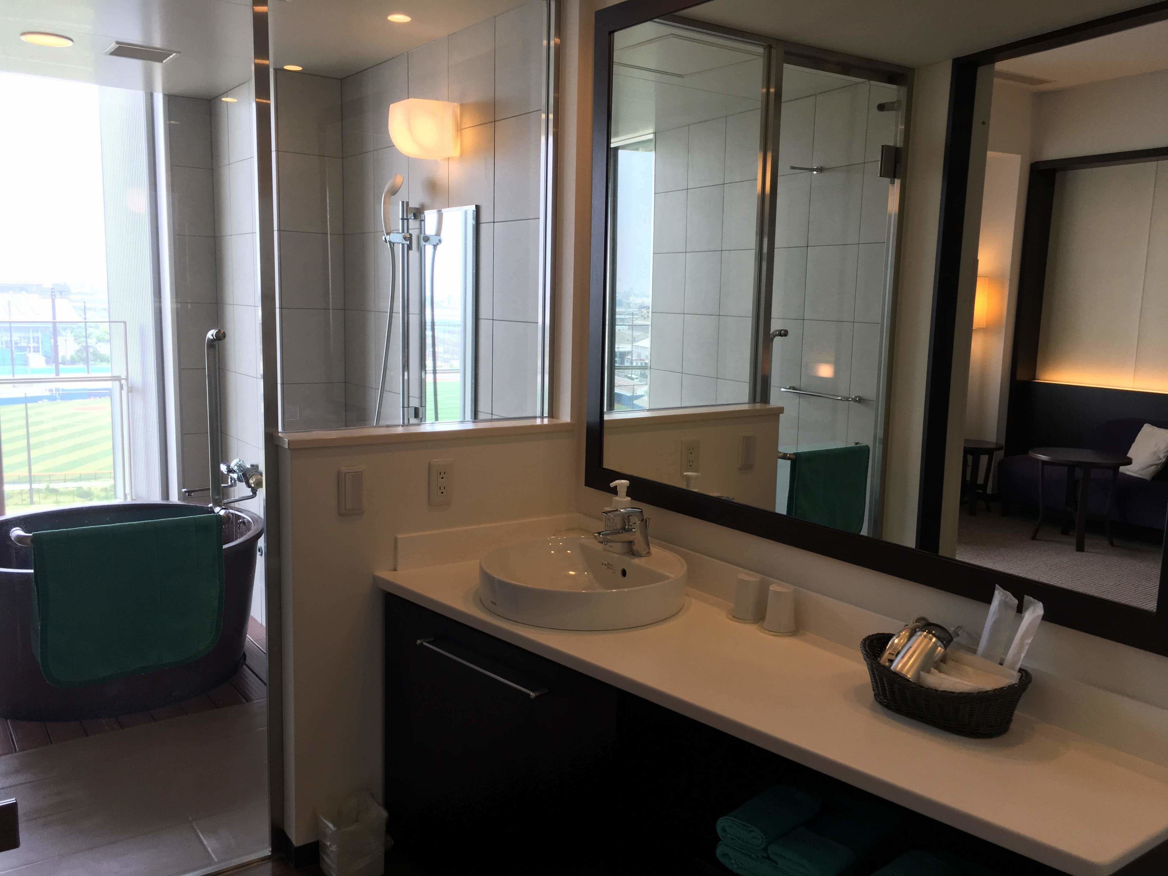 western style room with view bath, non smoking | bathroom sink