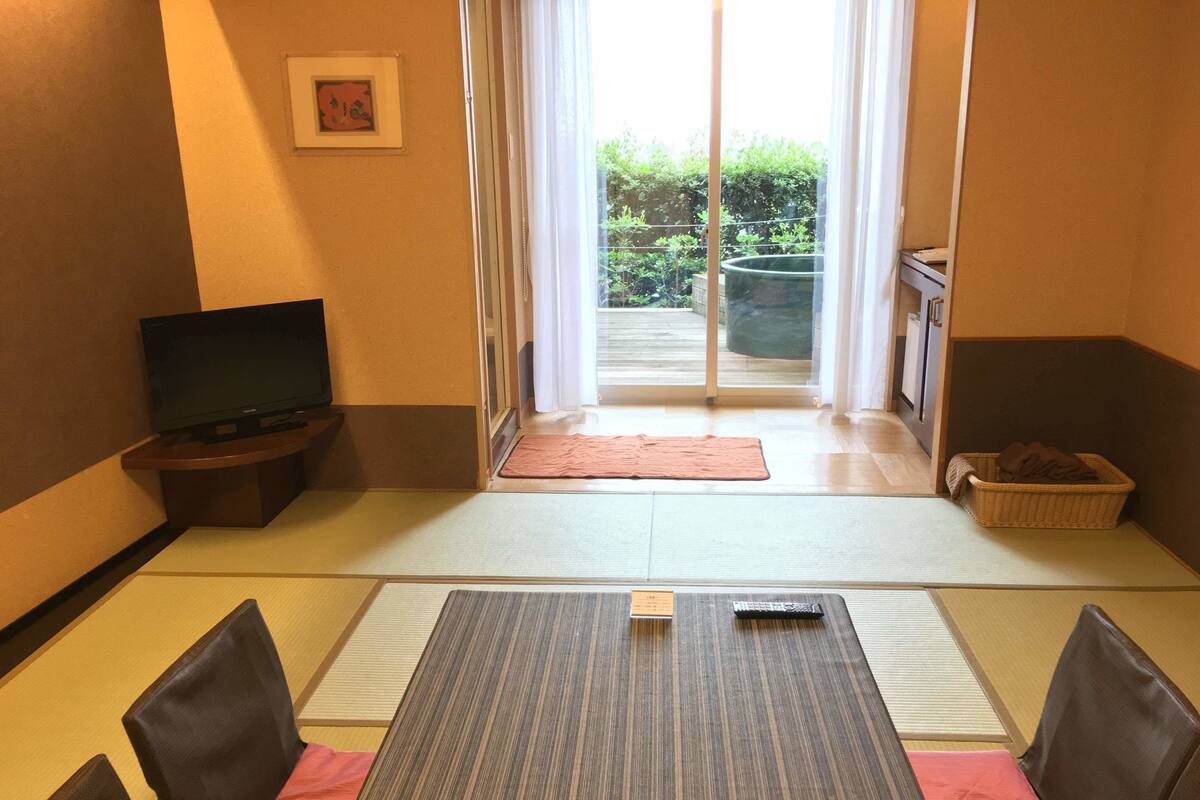Kamar Tradisional, Bebas Asap Rokok (with Private Open Air Bath) | Brankas, Wi-Fi gratis, dan seprai linen