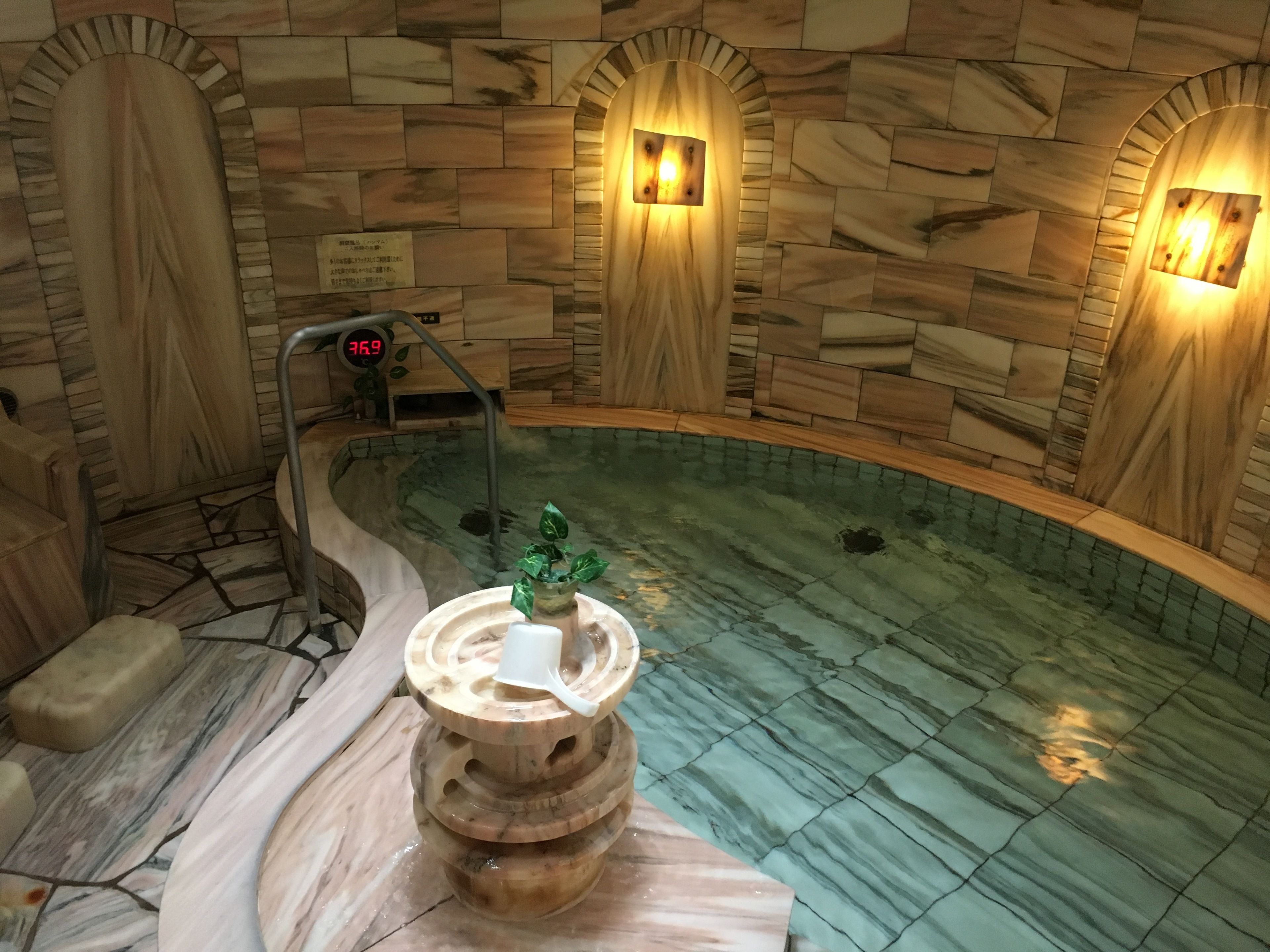 sauna, hot springs/mineral springs, thai massages