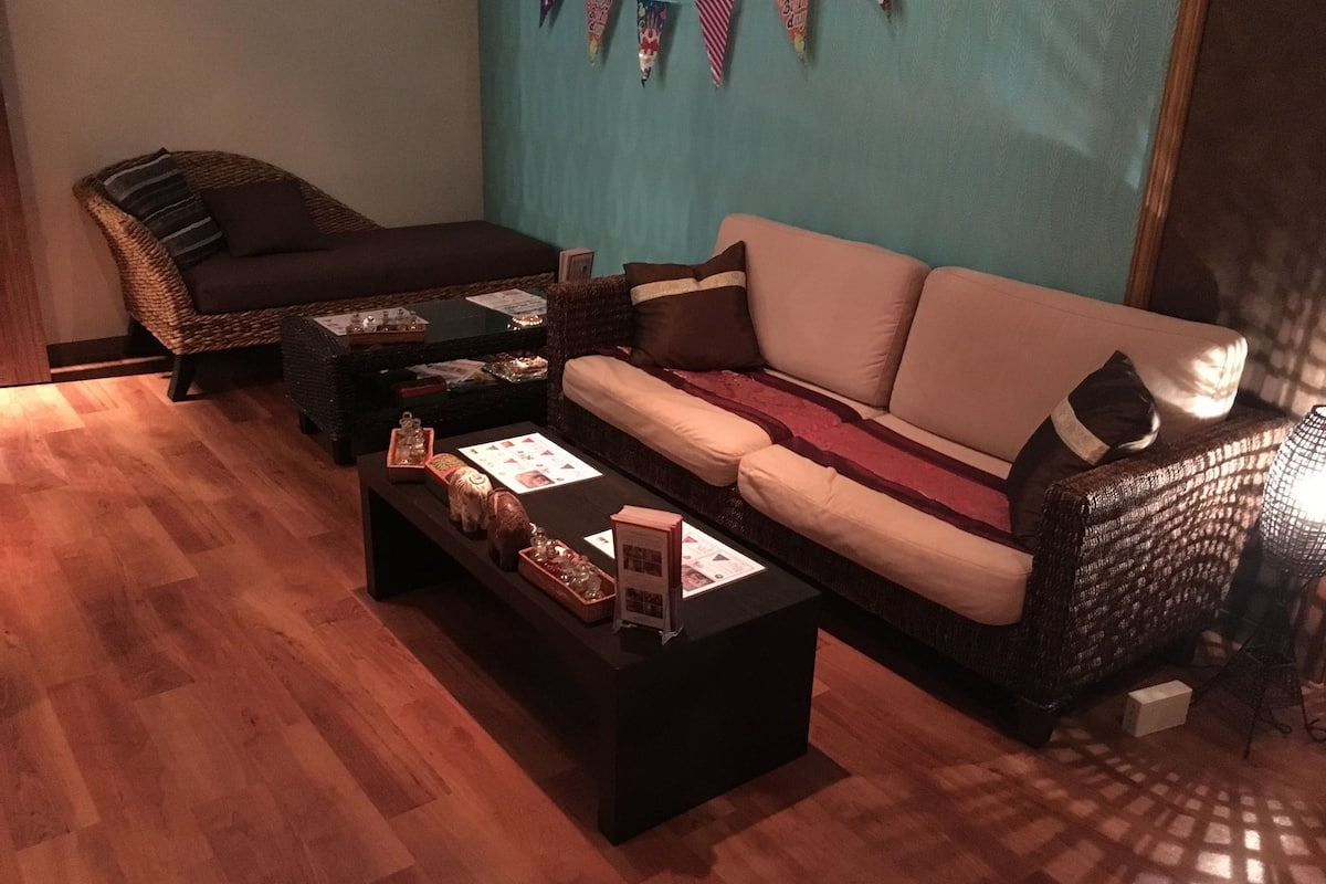 sauna, hot springs/mineral springs, thai massages