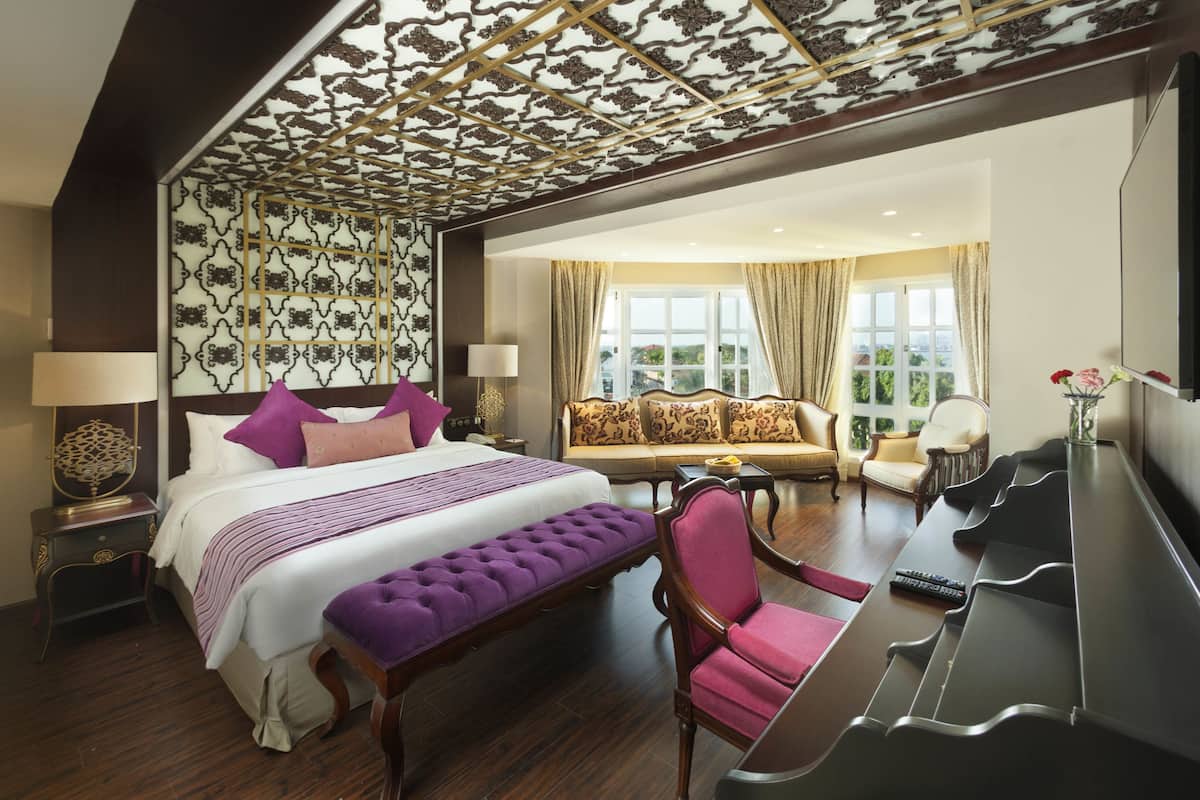 Suite Royal | Minibar, una cassaforte in camera, con arredamento individuale
