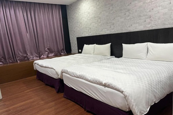 Quadruple Room | WiFi (free), bed sheets