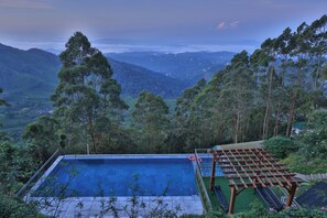 Piscina a l'aire lliure