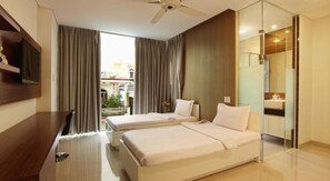 Deluxe Twin Room - Yellow House Saigon Hotel (Ho Chi Minh City)