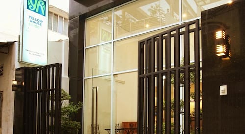 Yellow House Saigon Hotel