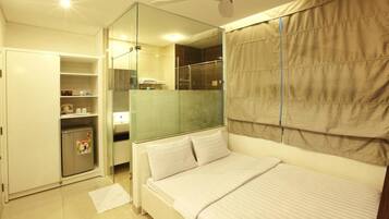 Dobbeltrom – standard | Skrivebord, wi-fi (inkludert) og sengetøy