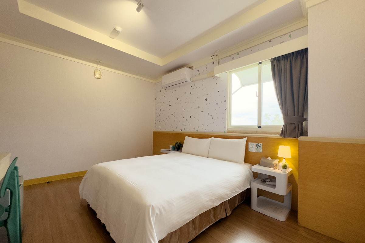 Executive Double Room, 1 Double Bed | Down comforters, soundproofing, free WiFi, bed sheets