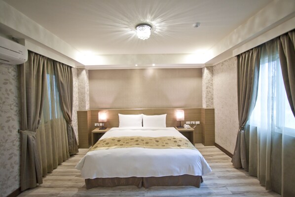 Superior Double Room, 1 Queen Bed | Premium bedding, desk, blackout drapes, soundproofing - True Friend Hotel (Hualien City)