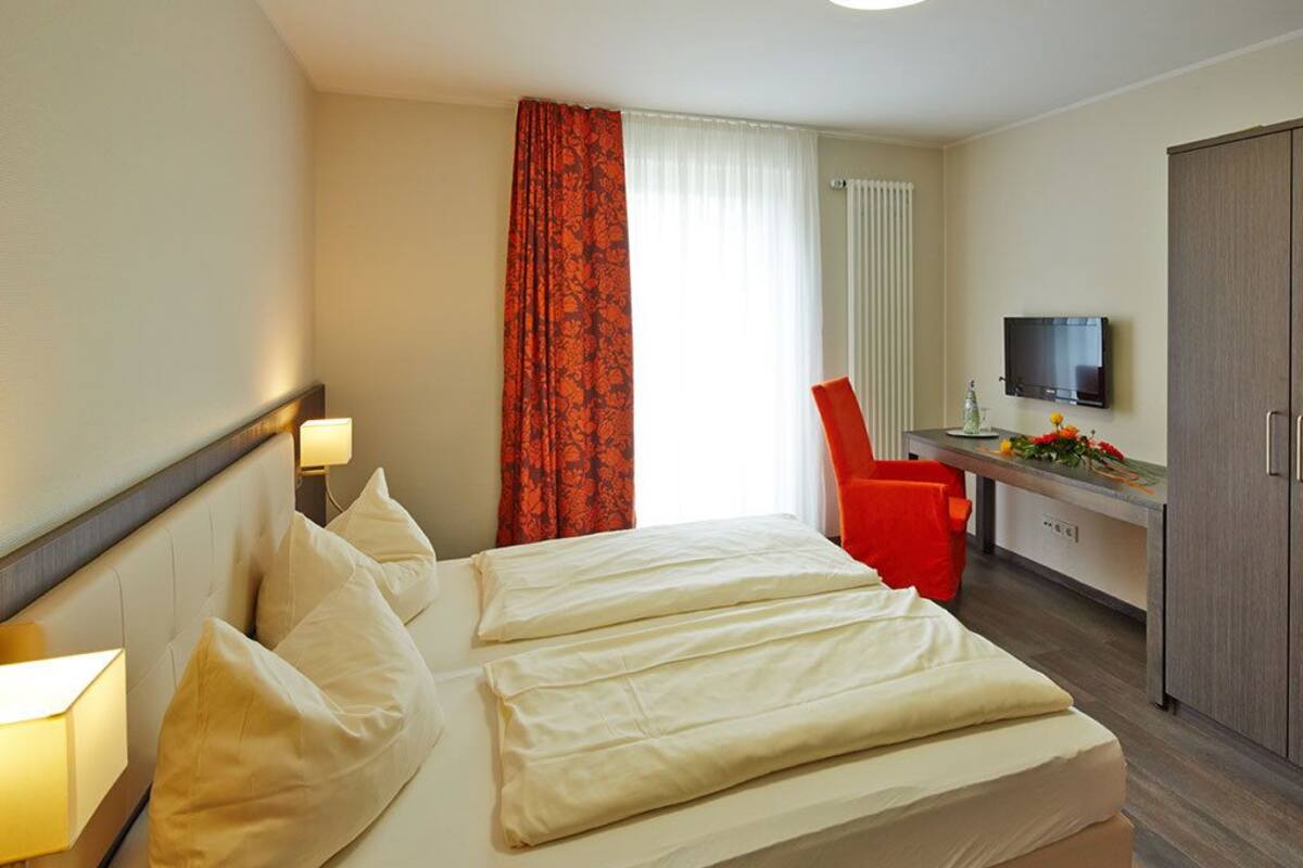 desk, iron/ironing board, free cots/infant beds, rollaway beds