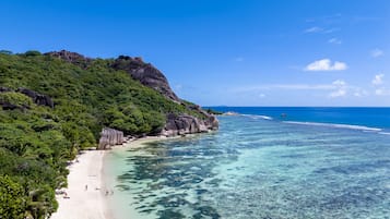 Una playa cerca