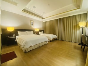Blackout curtains, free WiFi, bed sheets - Finders Hotel Hualien Station (Hualien City)