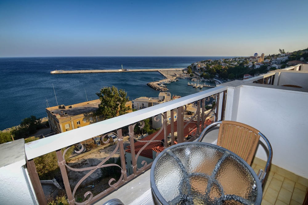Kastro Hotel