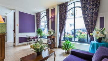 Sala de estar en el lobby