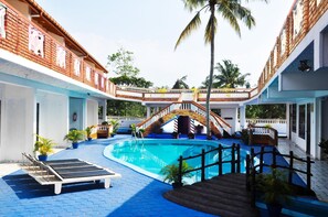 Outdoor pool - Hotel Thai Lanka (Hikkaduwa)