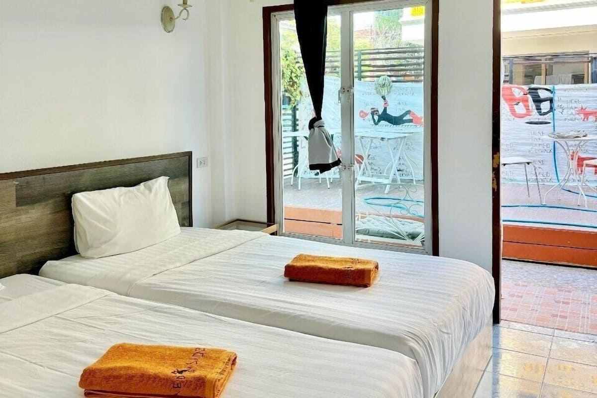 Twin Room | Free WiFi, bed sheets