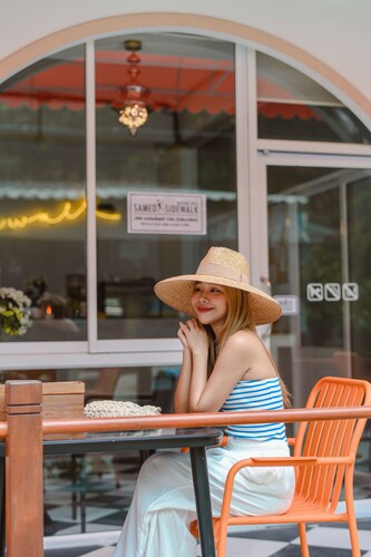 Side Walk Boutique Hotel