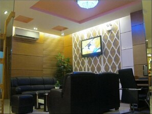 Coin salon dans le hall