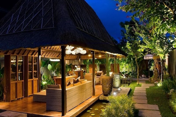 TV LCD 32 polegadas com canais via satélite, TV, dock para MP3